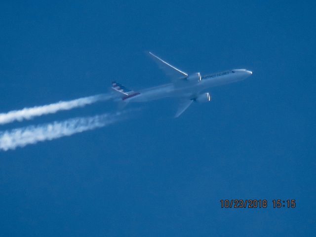 BOEING 777-300ER (N728AN)