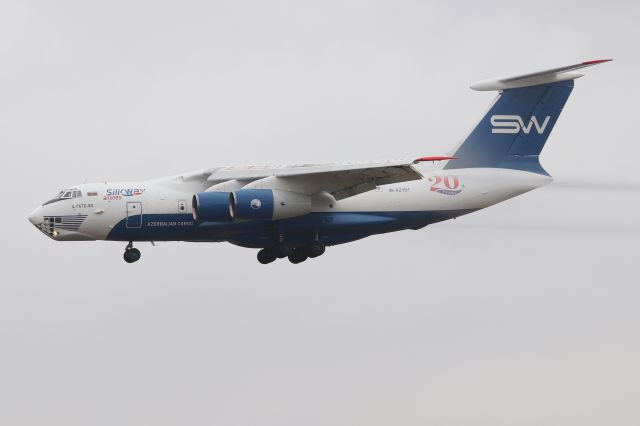 Ilyushin Il-76 (4K-AZ101) - 'Silkway 9002' arriving from Munich via Keflavik.