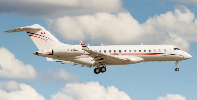 Bombardier Global Express (C-FOEG) - This beauty registered to Morningstar Partners Ltd. First shot in the database : )