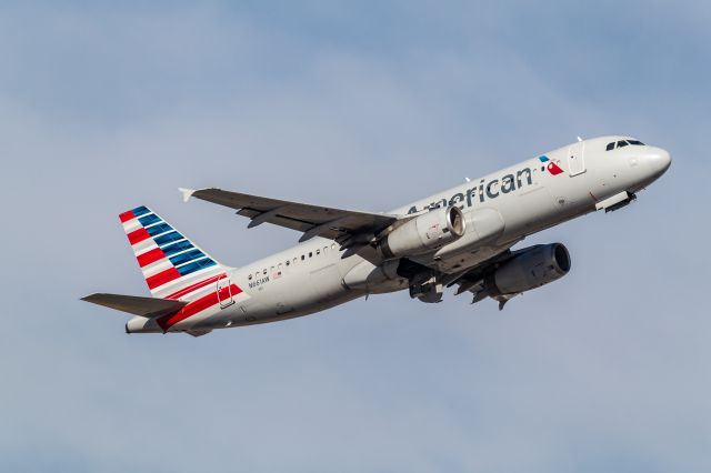 Airbus A320 (N661AW) - Spotted at KPHX on December 12, 2020br /40th street and University