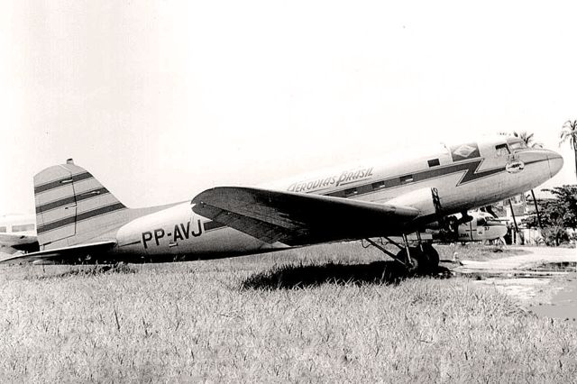 Douglas DC-3 (PP-AVJ)