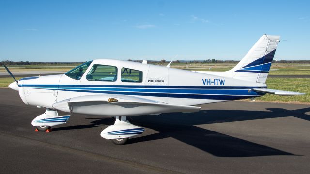 Piper Cherokee (VH-ITW)