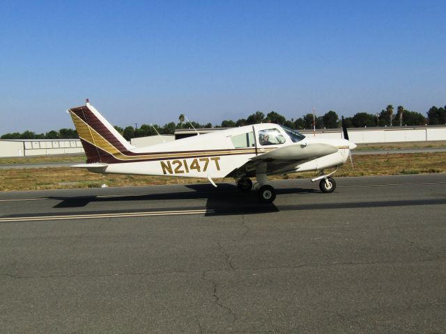 Piper Cherokee (N2147T) - Taxiing to RWY 24