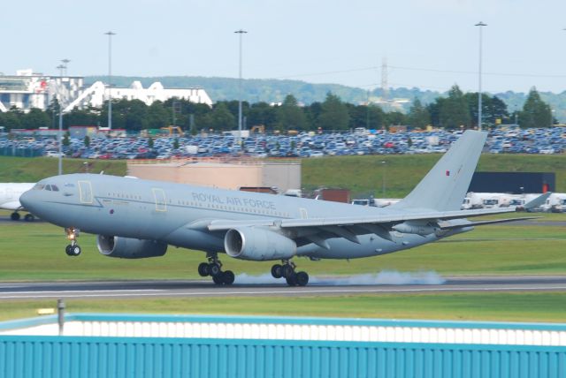 Airbus A330-300 (ZZ-330) - The regular Sunday R.A.F. Voyager