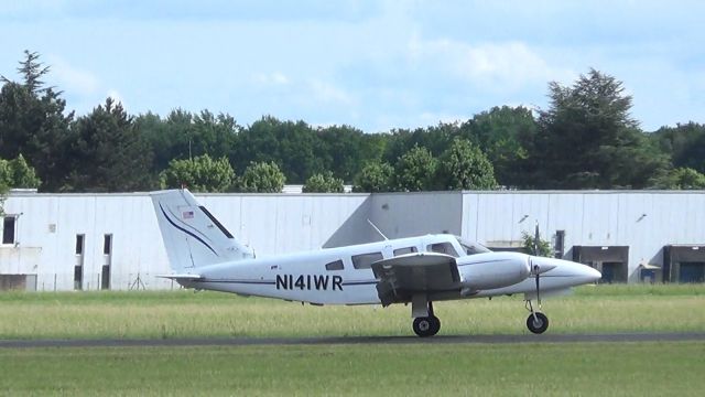 Piper Seneca (N141WR)