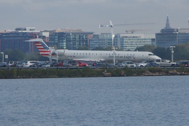 Canadair Regional Jet CRJ-200 (N611NN)