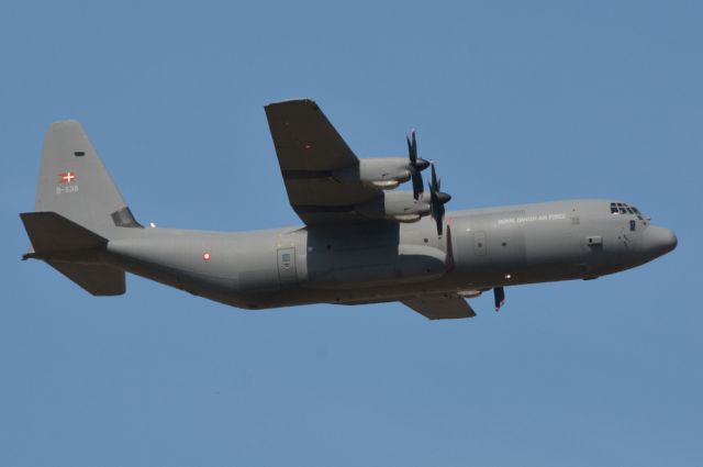 Lockheed C-130 Hercules (B538) - RWY04R
