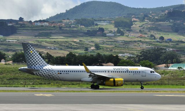 Airbus A320 (EC-MFM) - Tenerife Norte Vueling Airbus A320-232(WL) EC-MFM in Tenerife Norte