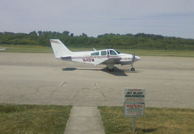 Beechcraft 55 Baron (N4BW)