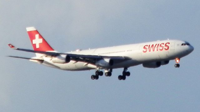 Airbus A340-300 (HB-JMA) - Arriving from Zurich,Kloten(ZRH/LSZH)