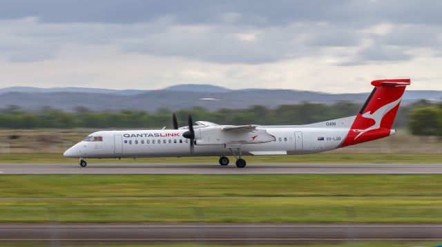 de Havilland Dash 8-400 (VH-LQB)