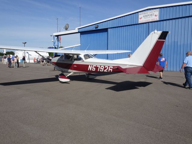 Cessna Skyhawk (N5792R)