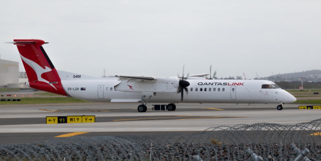 de Havilland Dash 8-400 (VH-LQH)