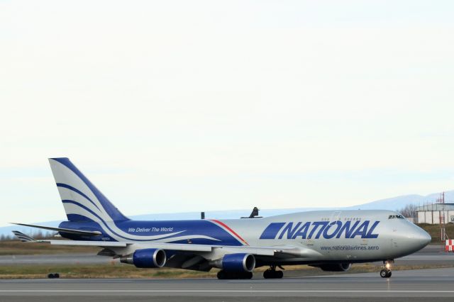 Boeing 747-400 (N952CA)