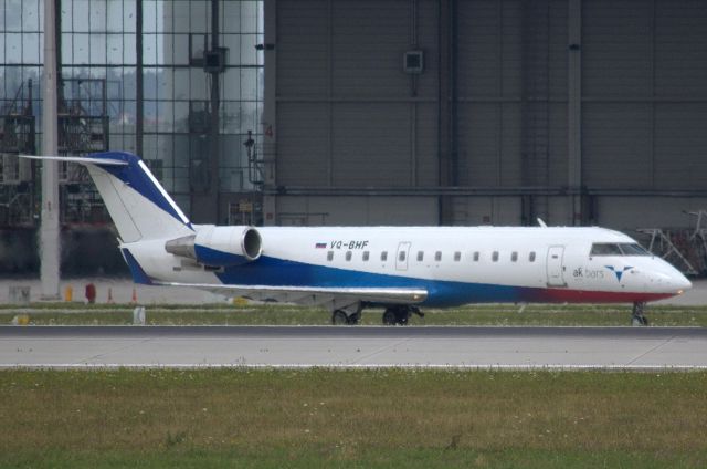 Canadair Regional Jet CRJ-200 (VQ-BHF)