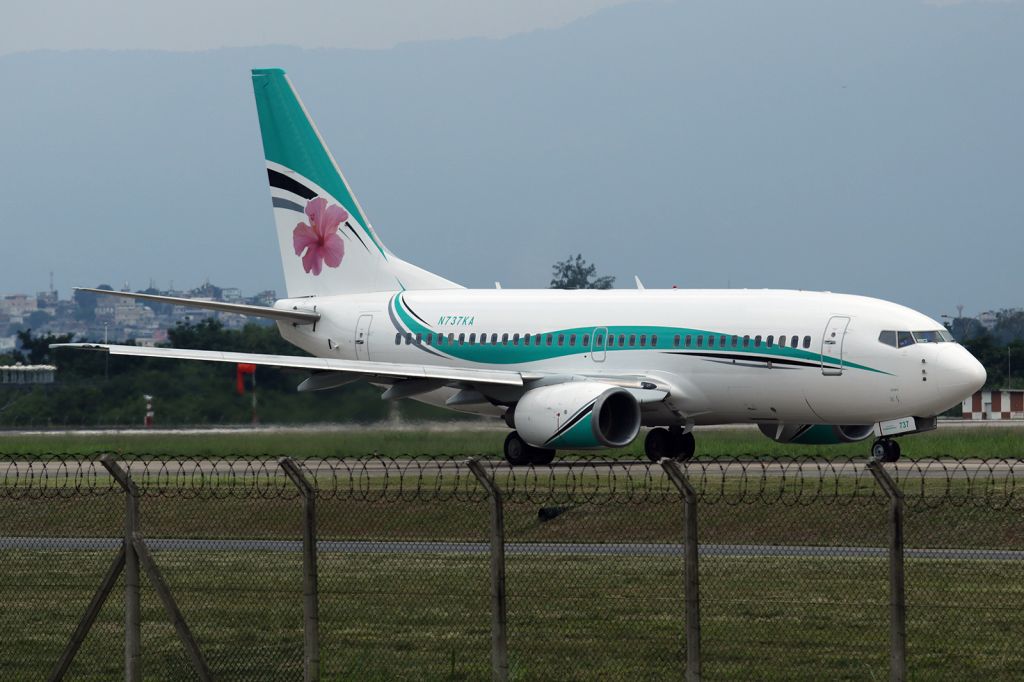Boeing 737-700 (N737KA)
