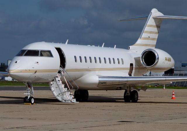 Bombardier Global Express (P4-MMM)