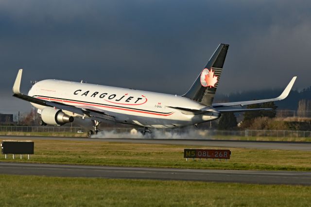 BOEING 767-300 (C-GAAJ)