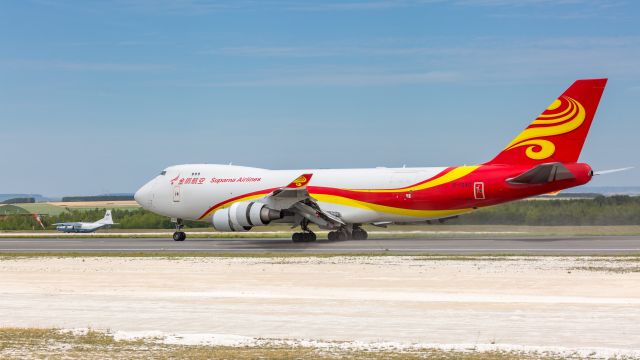 Boeing 747-200 (B-1340)