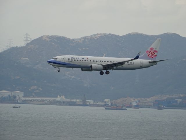 Boeing 737-800 (B-18609)