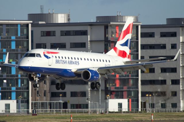 Embraer 170/175 (G-LCYG) - Short finals to London City Airport.