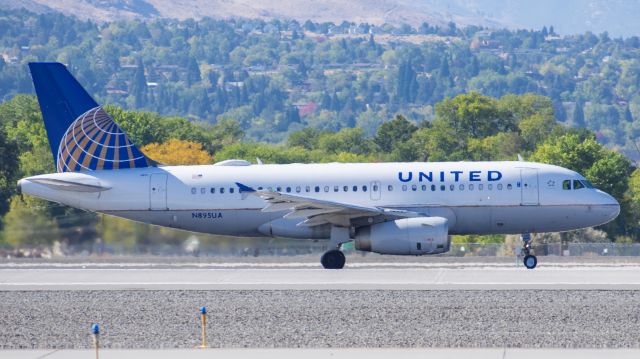 Airbus A319 (N895UA) - UAL2215 RNO-DEN