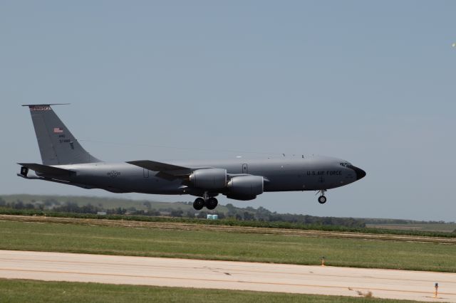 Boeing C-135FR Stratotanker (N37988)