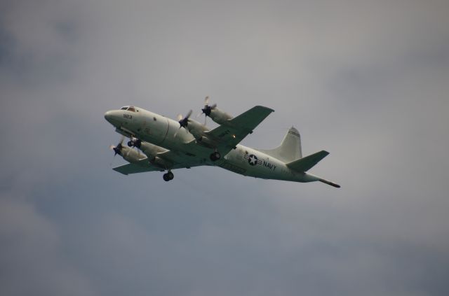 Lockheed P-3 Orion —
