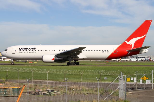 BOEING 767-300 (VH-OGO)