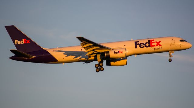 Boeing 757-200 (C-FMEK)