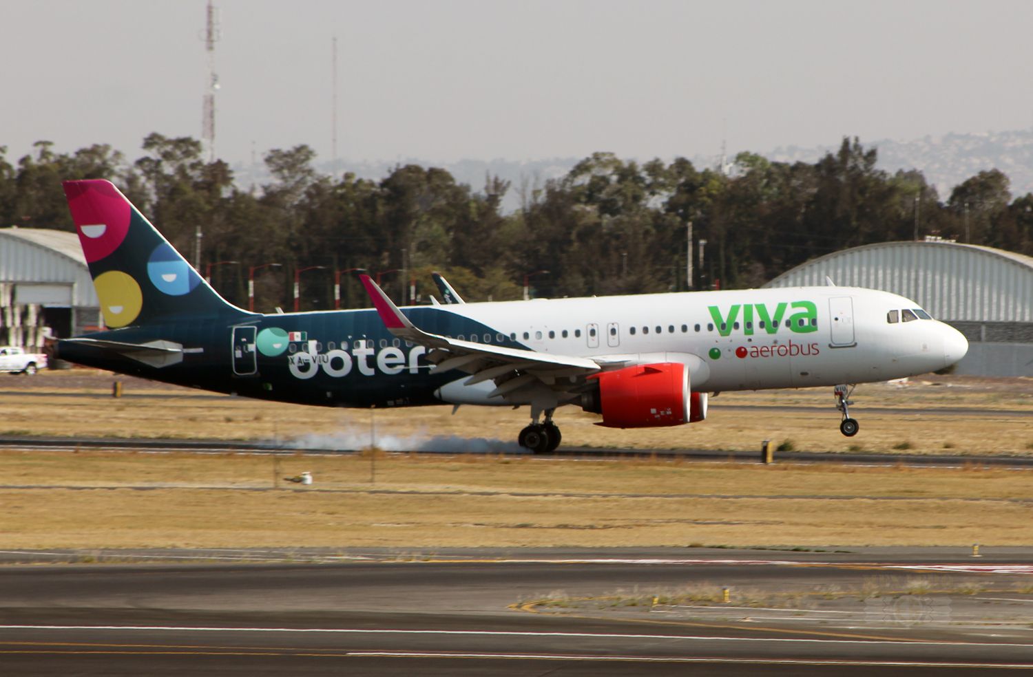 Airbus A320neo (XA-VIU) - Viva Aerobus / Airbus A320-271N / MSN 9216 / XA-VIU "Doters" / MMMX 03/2023