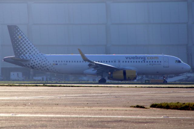 Airbus A320 (EC-ODM) - Taxiing to Stand 420 on 4-Dec-24 operating flight VLG6650 from LEBL.