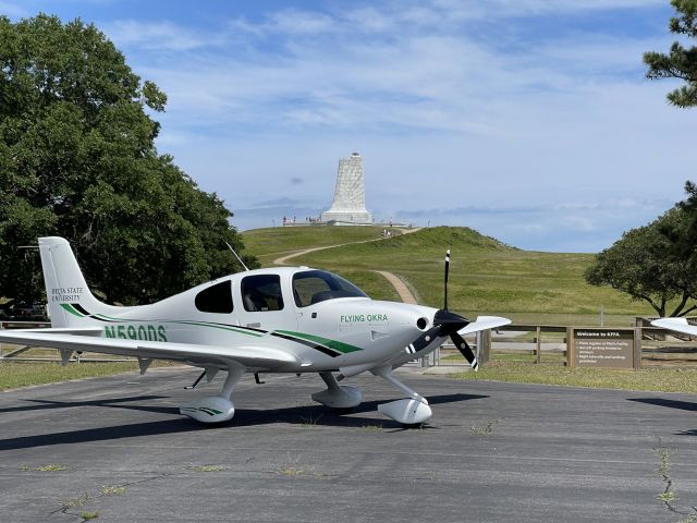 Cirrus SR-20 (N590DS)