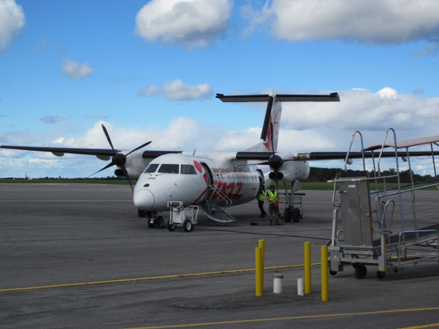 de Havilland Dash 8-100 (C-GOND) - Performing the usual CYYZ-CYGK route on a cold day in september 2012