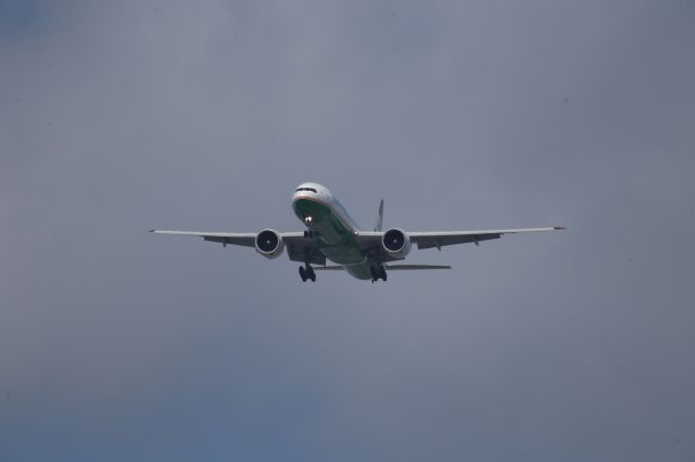 BOEING 777-300ER (B-16708)