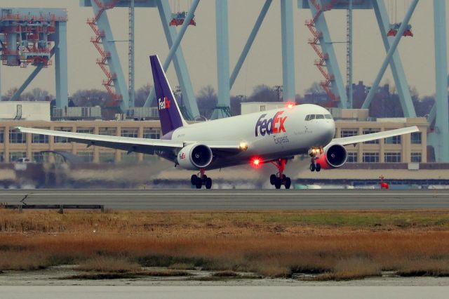 BOEING 767-300 (N179FE) - FDX 3021 from Los Angeles landing on 4R