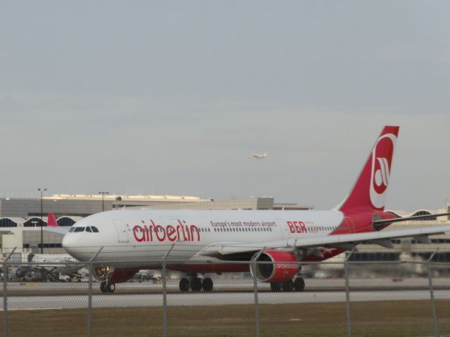 Airbus A330-200 (D-ALPI)
