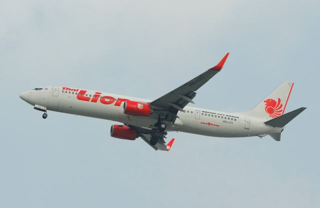 Boeing 737-700 (HS-LTI) - Thai Lion HS-LTI landing at Yangon International Airport(VYYY)