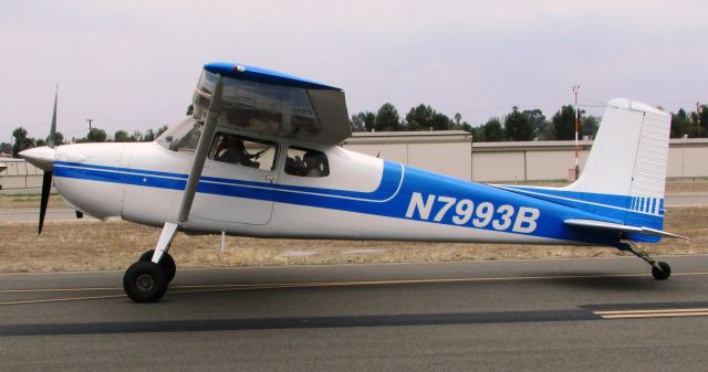 Cessna Skyhawk (N7993B) - Taxiing to RWY 6