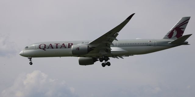 A7-AMG — - On final is this 2018 Qatar Airways Airbus A350-941 in the Summer of 2021.