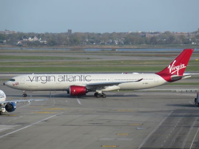 Airbus A330-900 (G-VEII)