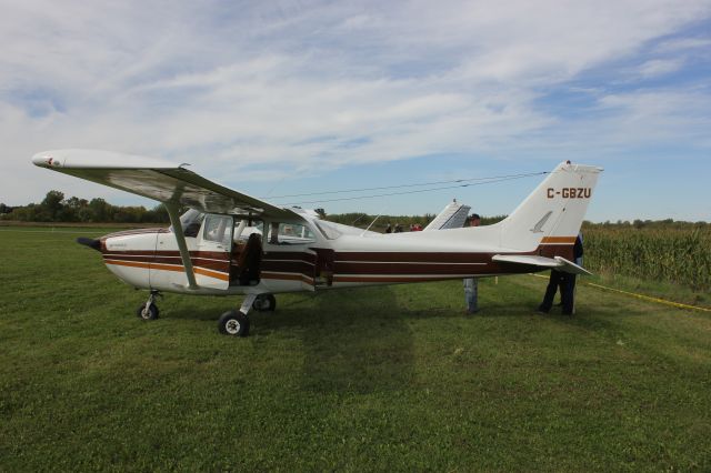 Cessna Skyhawk (C-GBZU) - C-GBZU Cessna 172 Skyhawk RVA Aéroport de Salaberry de Valleyfield QC. CSD3 29-09-2019.