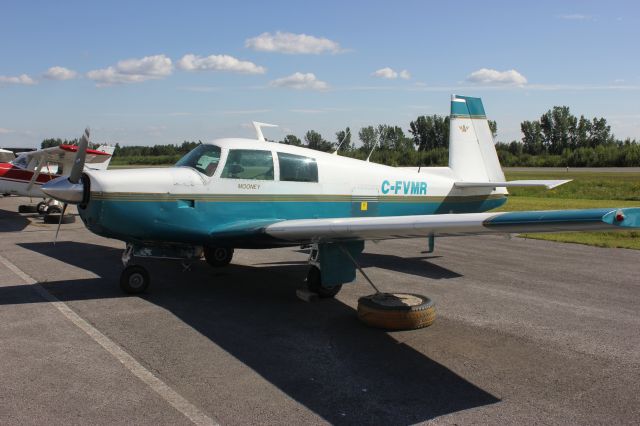 Mooney M-20 (C-FVMR) - C-FVMR Mooney M20-E stationné à laéroport de Joliette CSG3 QC. le 12-08-2018.