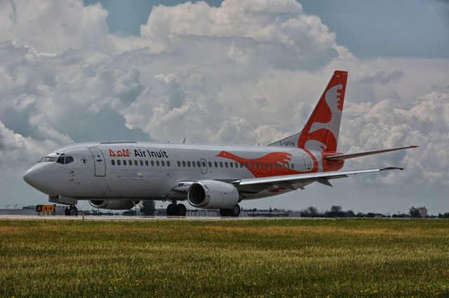 BOEING 737-300 (C-GFFN)