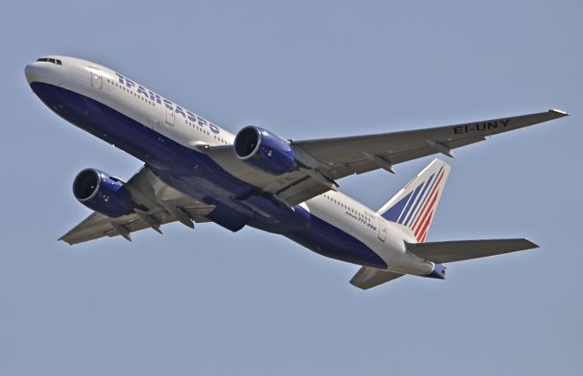 BOEING 767-300 (EI-UNY)