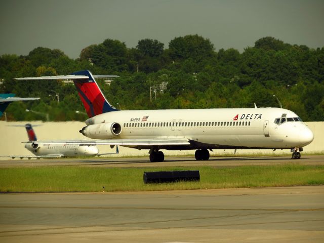 McDonnell Douglas DC-9-50 (N401EA)