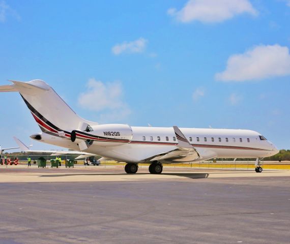 Dassault Falcon 50 (N162QS) - 4-14-2013 taxi for departure