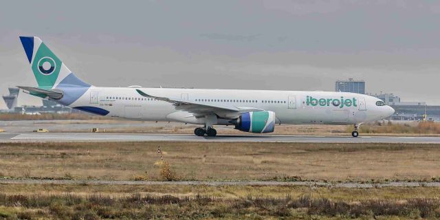 Airbus A330-900 (CS-TKH) - Iberojet A339