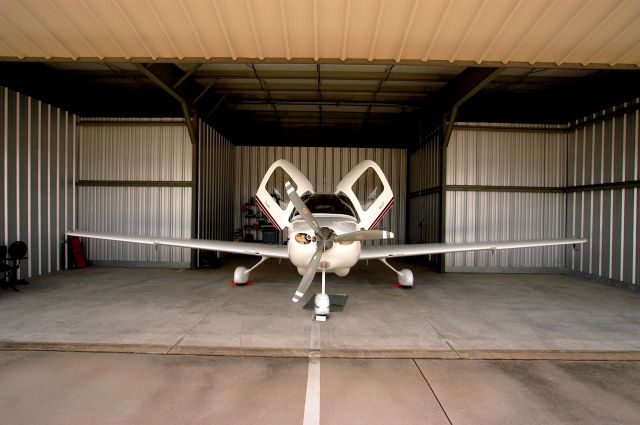 Cirrus SR-20 (N77ZX)