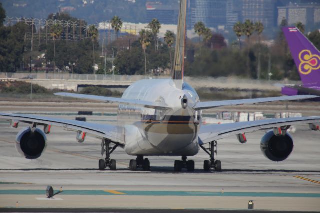 Airbus A380-800 (9V-SKQ)